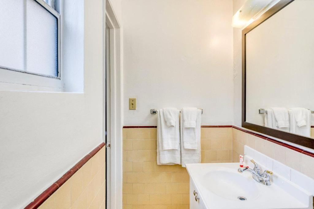 Oyo Gateway Motel Las Vegas North Strip/Fremont St. Area Extérieur photo