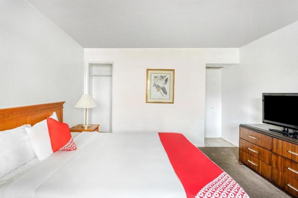 Oyo Gateway Motel Las Vegas North Strip/Fremont St. Area Extérieur photo