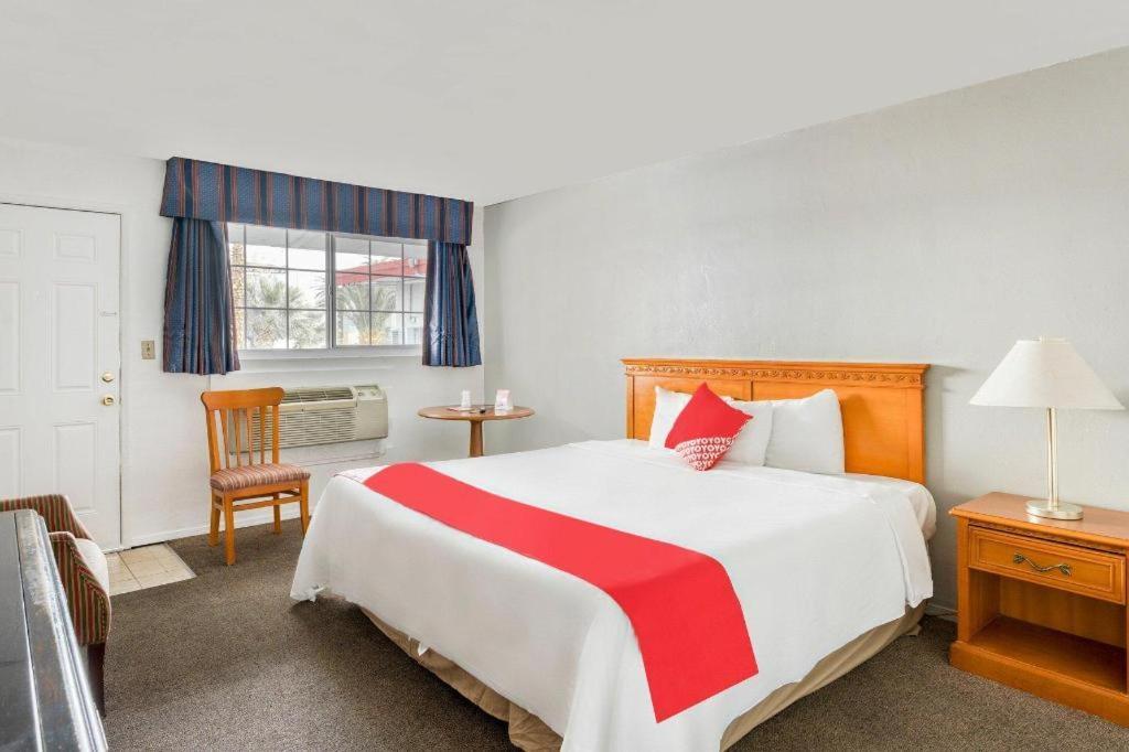 Oyo Gateway Motel Las Vegas North Strip/Fremont St. Area Extérieur photo