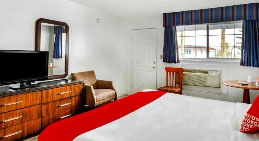 Oyo Gateway Motel Las Vegas North Strip/Fremont St. Area Extérieur photo