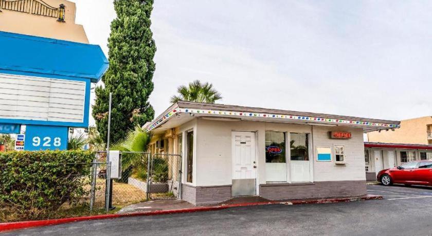 Oyo Gateway Motel Las Vegas North Strip/Fremont St. Area Extérieur photo